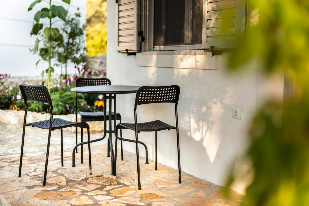 Janakis Garden Livadi Beach Himare Fshat Kültér fotó